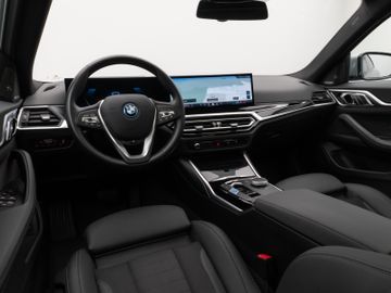 Fahrzeugabbildung BMW i4 eD35 Gran Coupé Glasdach Kamera DAB H/K Komfo