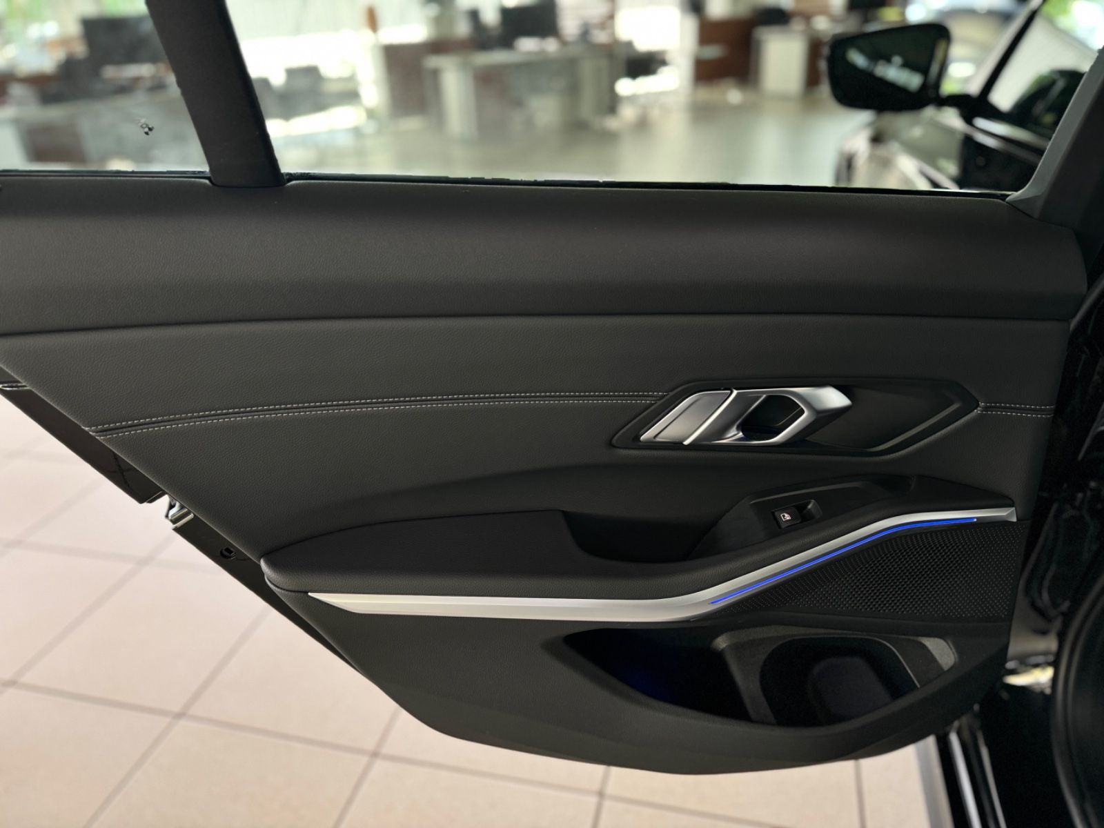 Fahrzeugabbildung BMW 320d Sport Line HiFi Komfort Stop&Go PDC Alarm