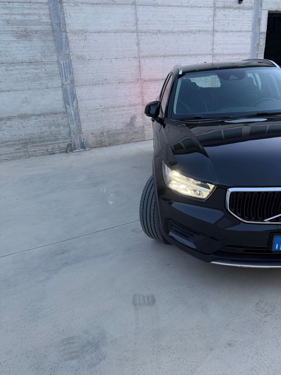 Volvo XC40 D3 Momentum imagem 2