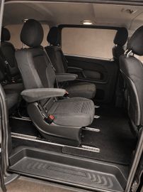 Mercedes V 250 - 12