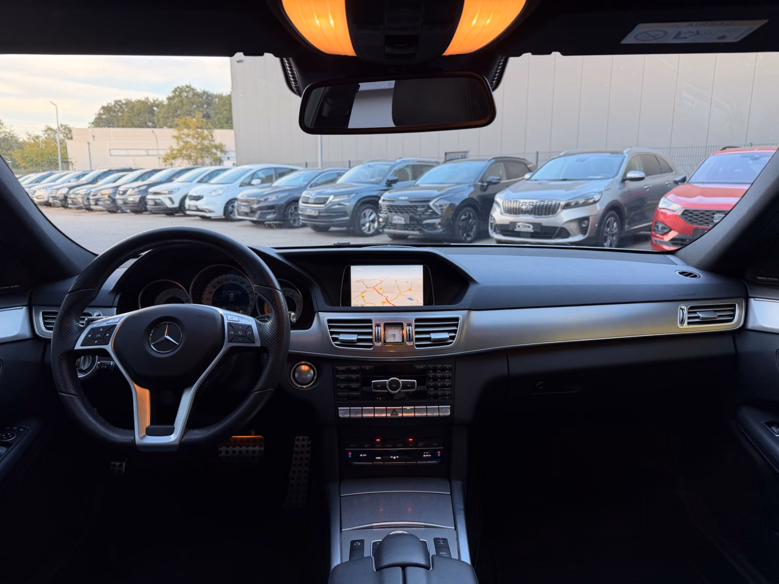 Mercedes-Benz E 500/ AMG LINE/PANO/SHZ/LEDER/MEMORY/LED