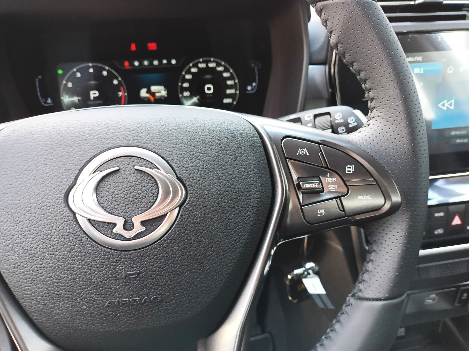Fahrzeugabbildung KGM TIVOLI NOMAD+SH+KLIMAANLAGE+R.-KAMERA+10.25 ZOLL
