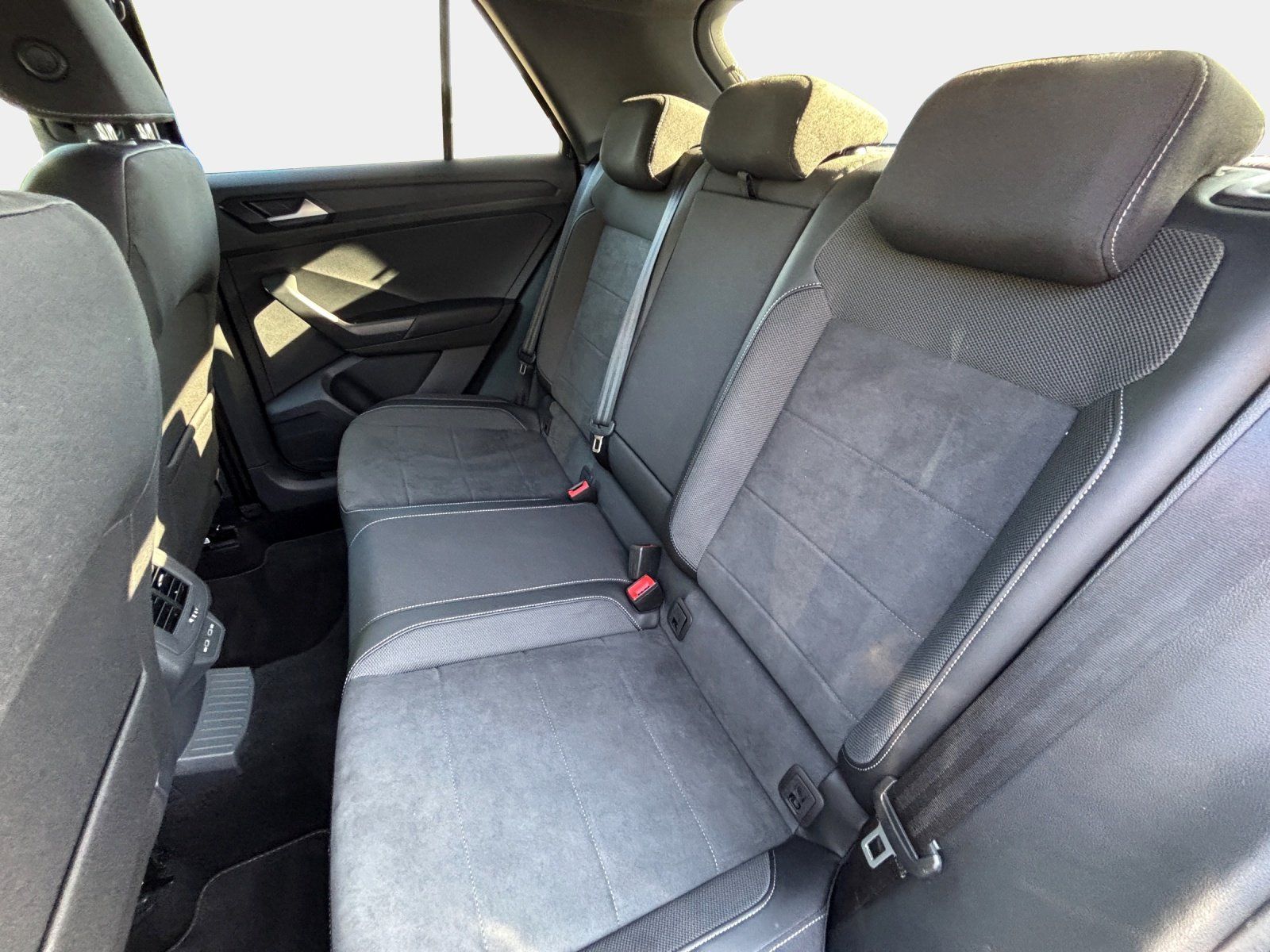 Volkswagen T-Roc - Bild 12