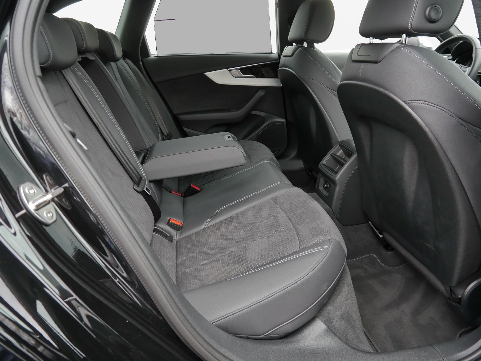 Audi S4 - Bild 16