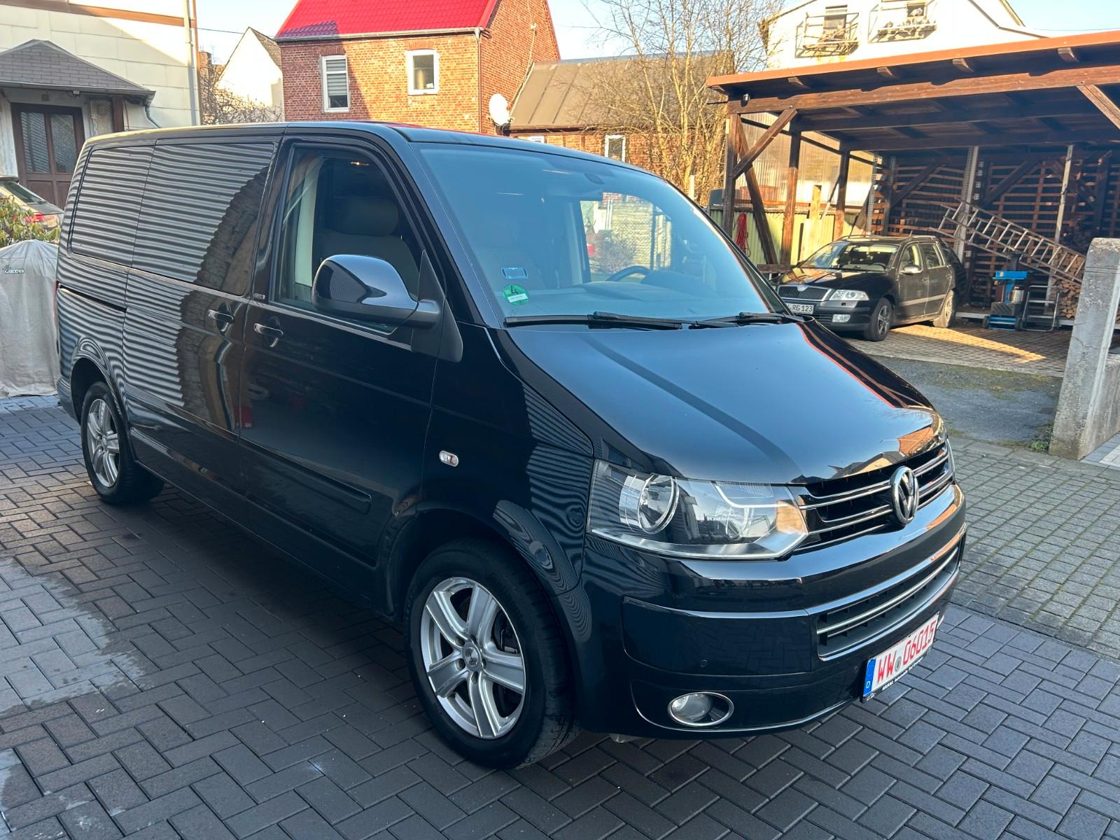 Volkswagen T5  Mulitvan Life / Wohnmobil Umbau