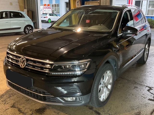 Volkswagen Tiguan Highline 4Motion Digital Massage Navi LED