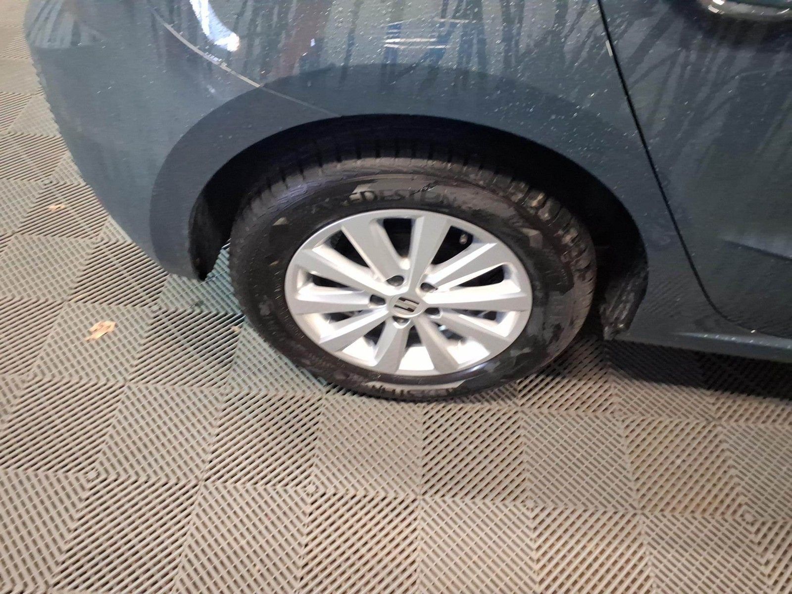 Fahrzeugabbildung SEAT Ibiza TSI Style LED App Connect GRA PDC SH Klima