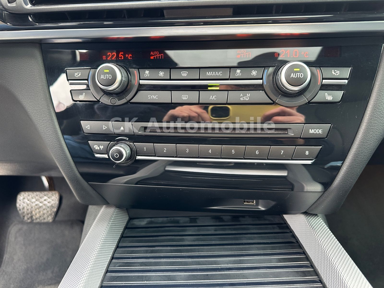 Fahrzeugabbildung BMW X5 xDrive 35i M-Sport/Navi/Pano/Head-Up/LED/AHK