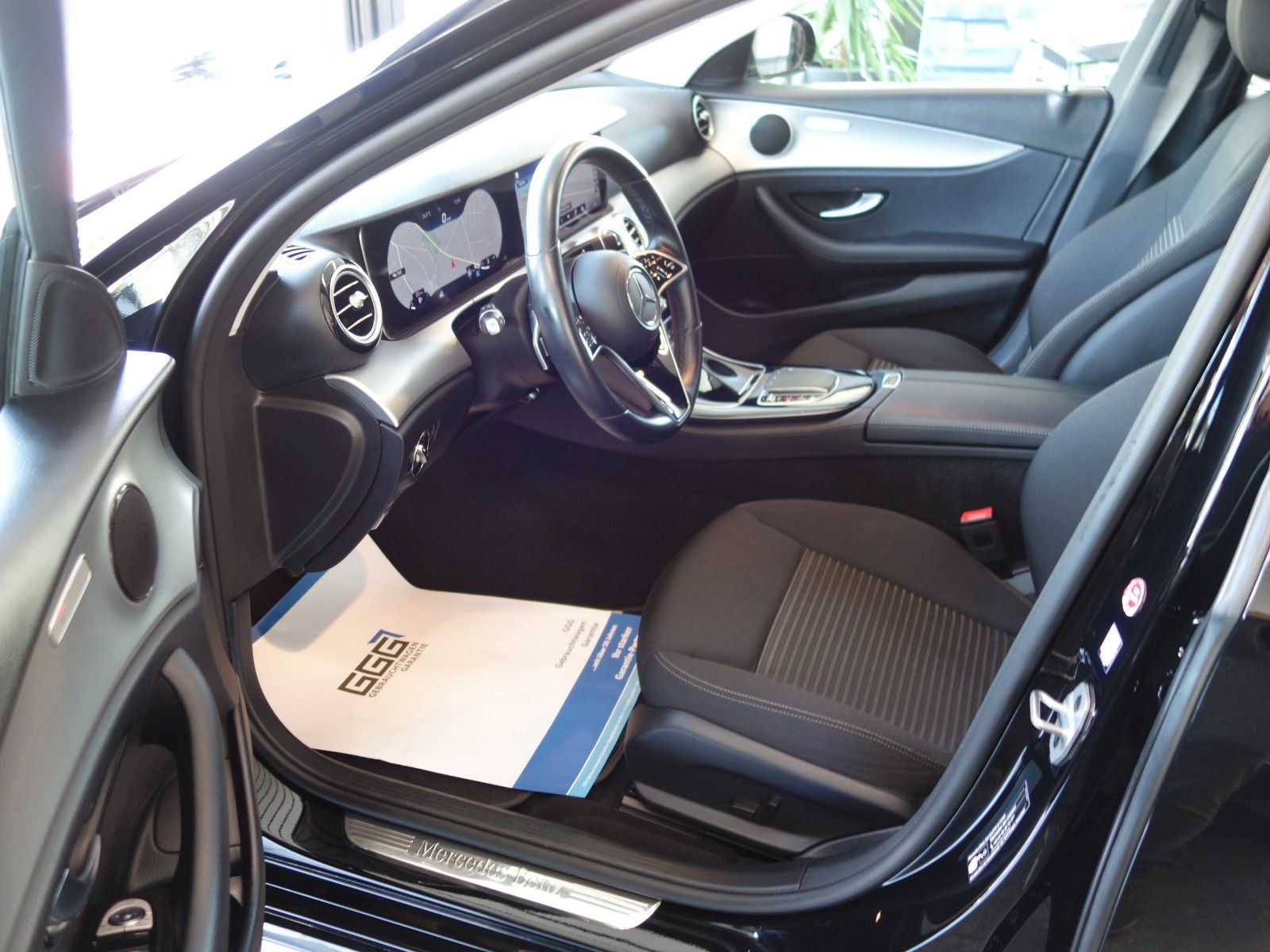 Mercedes-Benz E 220 D 9G-TRONIC/Limousine/AVANTGARDE/1-HAND foto 24