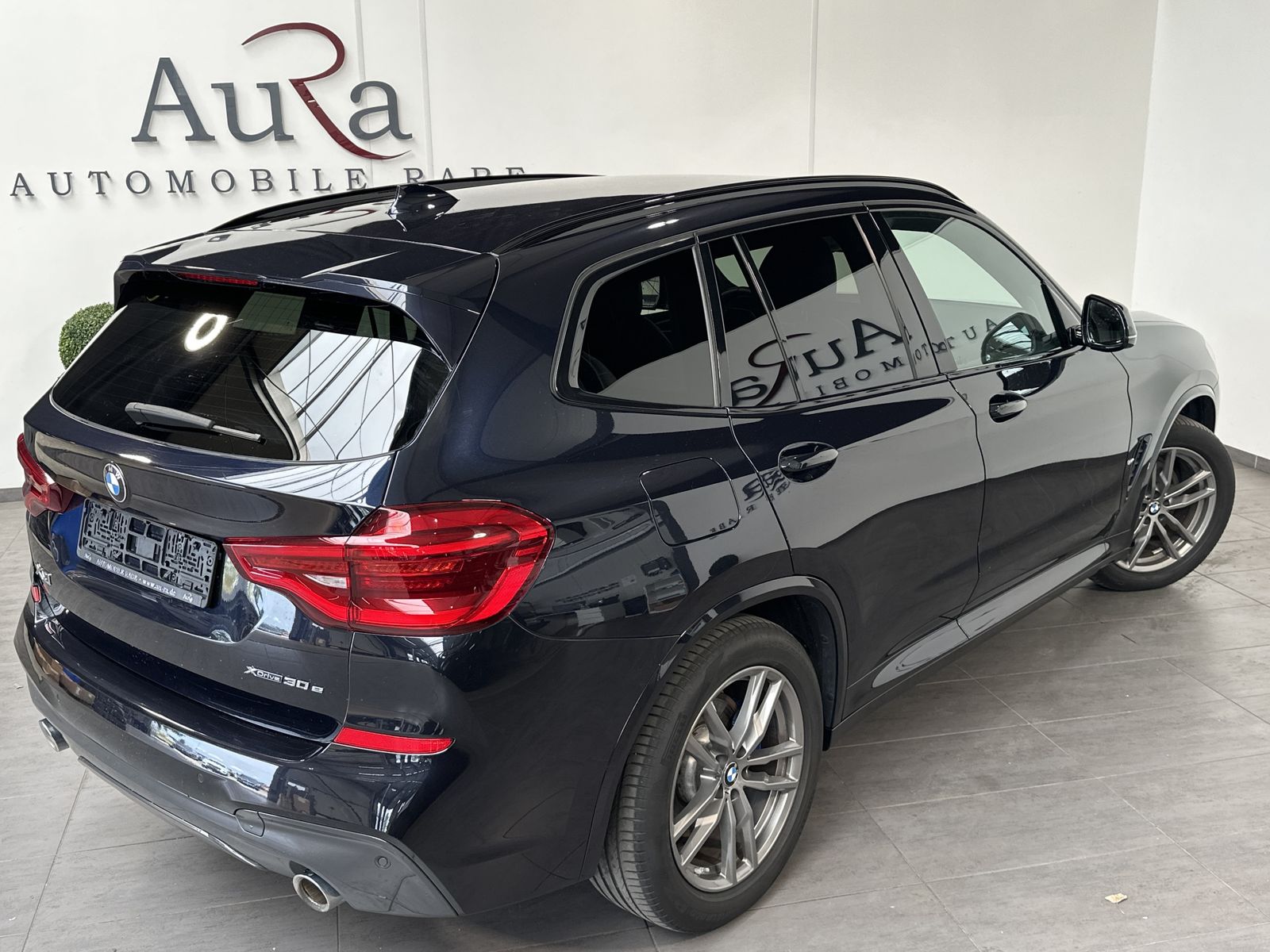 Fahrzeugabbildung BMW X3 xDrive30e M-Sport NAV+LED+H&K+WLAN+VC+19ZOLL