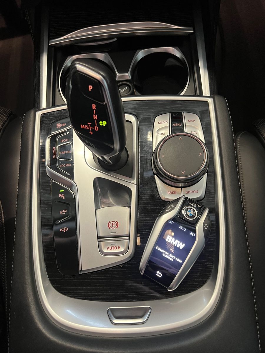 Fahrzeugabbildung BMW 740 d xDrive *MASSAGE* LEDER EXCLUSIVE *