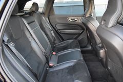 Fahrzeugabbildung Volvo XC60 D5 AWD R-Design*LUFT*B&W*ACC*AHK*HEICO