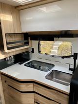 Le Voyageur Heritage 8.7 CF Luxury Paket - Hubstützen  - Le Voyageur Wohnwagen & Wohnmobile