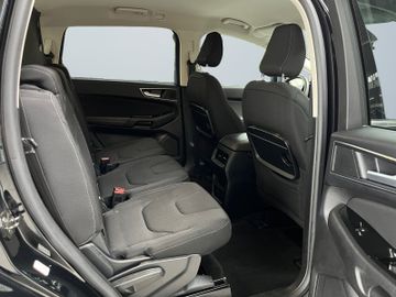 Ford S-Max - 11