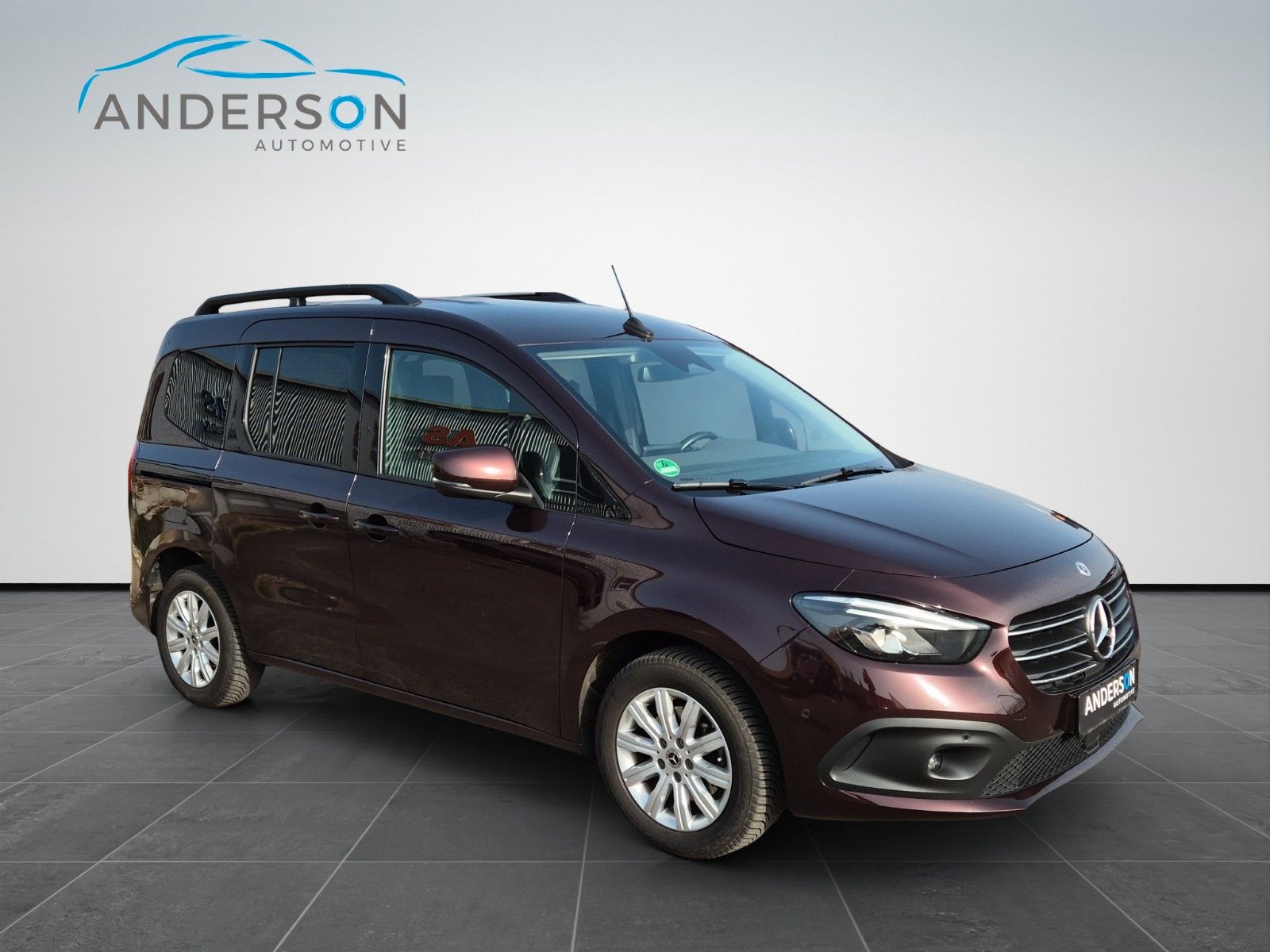 Fahrzeugabbildung Mercedes-Benz T-180 AUTOMATIK KAM LEDER NAVI LED ALLWETTER