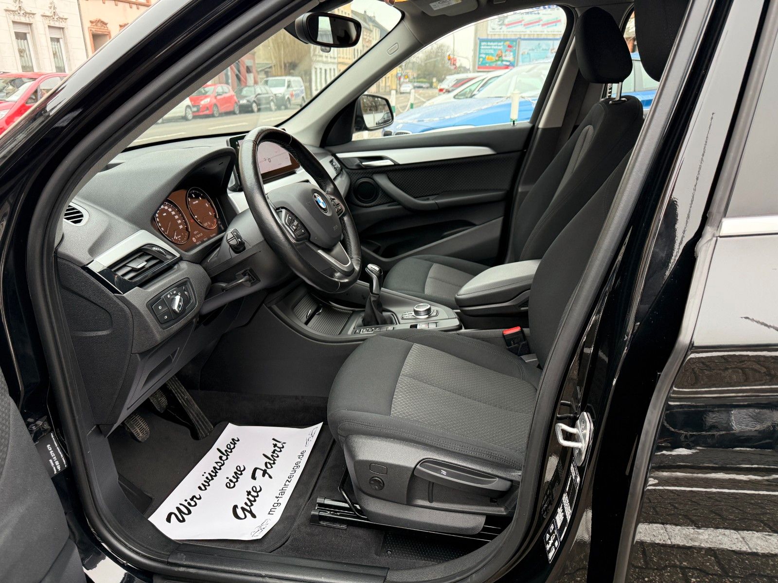 Fahrzeugabbildung BMW X1 Baureihe X1 xDrive 18 d NAVI PROF LED AHK DAB