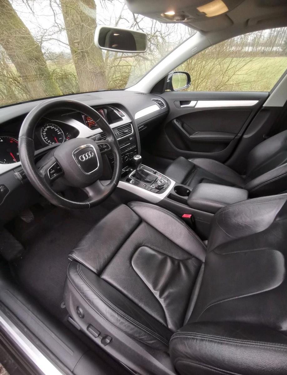 Audi A4 2011 — photo 7