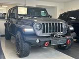 Jeep Wrangler Unlimited Sahara - graue Jeep Wrangler