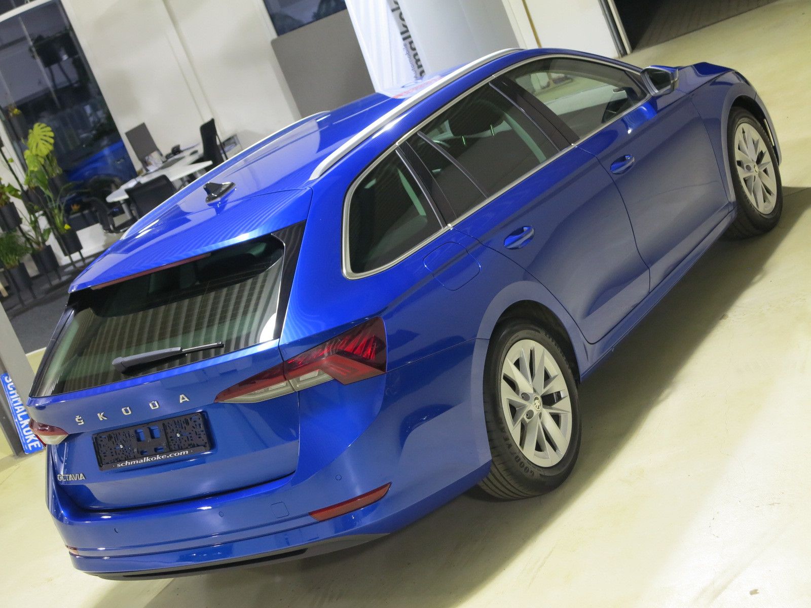 Skoda Octavia Combi 2.0 TDI SCR DSG7 Style Navi ACC imagem 3