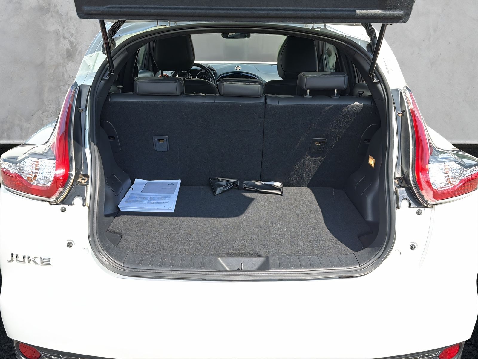 Fahrzeugabbildung Nissan Juke 1.6 TEKNA AUT. KEYLESS 360° KAM NAVI LEDER