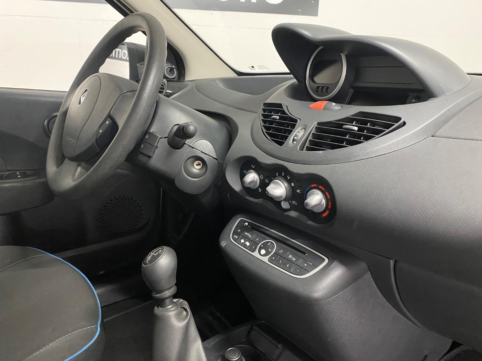 Renault Twingo Expression*TÜV 08.2028*