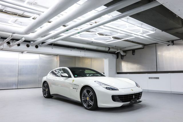 Ferrari GTC4Lusso 6.3 V12 Ferrari Warranty Panoramadach