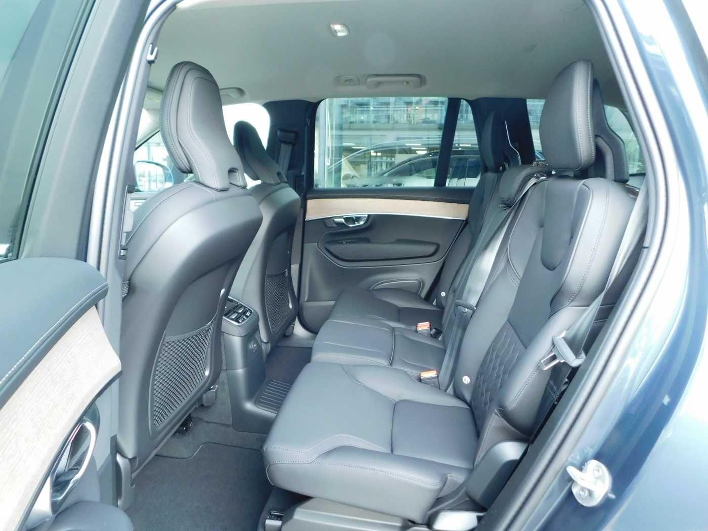 Fahrzeugabbildung Volvo XC90 T8 AWD Plug-in Hybrid Plus Bright