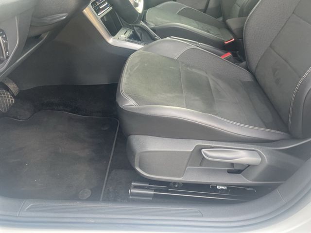 Volkswagen Taigo 1.0 TSI DSG Style MATRIX ACC NAVI SHZ ALU