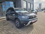 Dacia Duster II Celebration 4x4*1.Hand,360°Kamera,AHK* - Dacia Duster Celebration mit Benzin-Antrieb