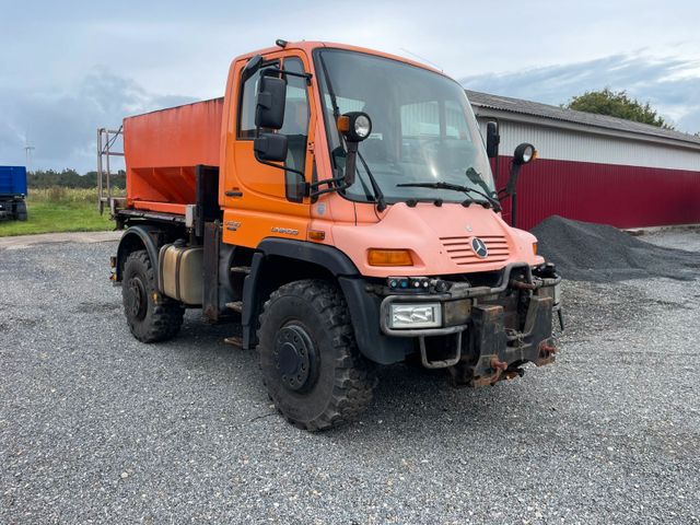 Unimog U 400 3080 Kipper , Winter-Dienst  ex.FÄHRHAFEN