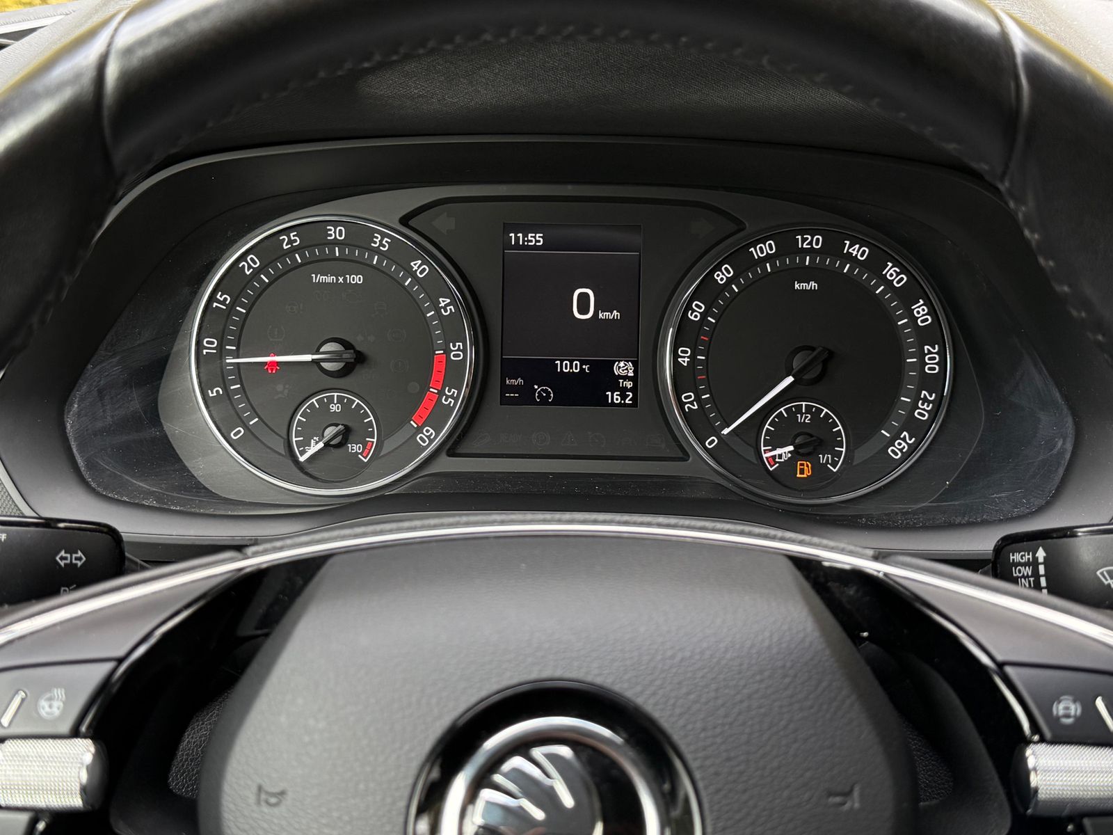 Fahrzeugabbildung SKODA Octavia 2.0 TDI Ambition LED+SHZ+AHK+CARPLAY+DAB