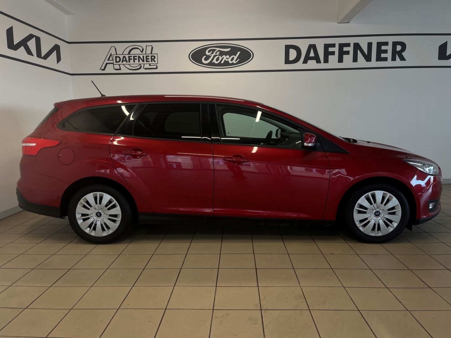 Fahrzeugabbildung Ford Focus Turnier Business 1.0 EcoBoost