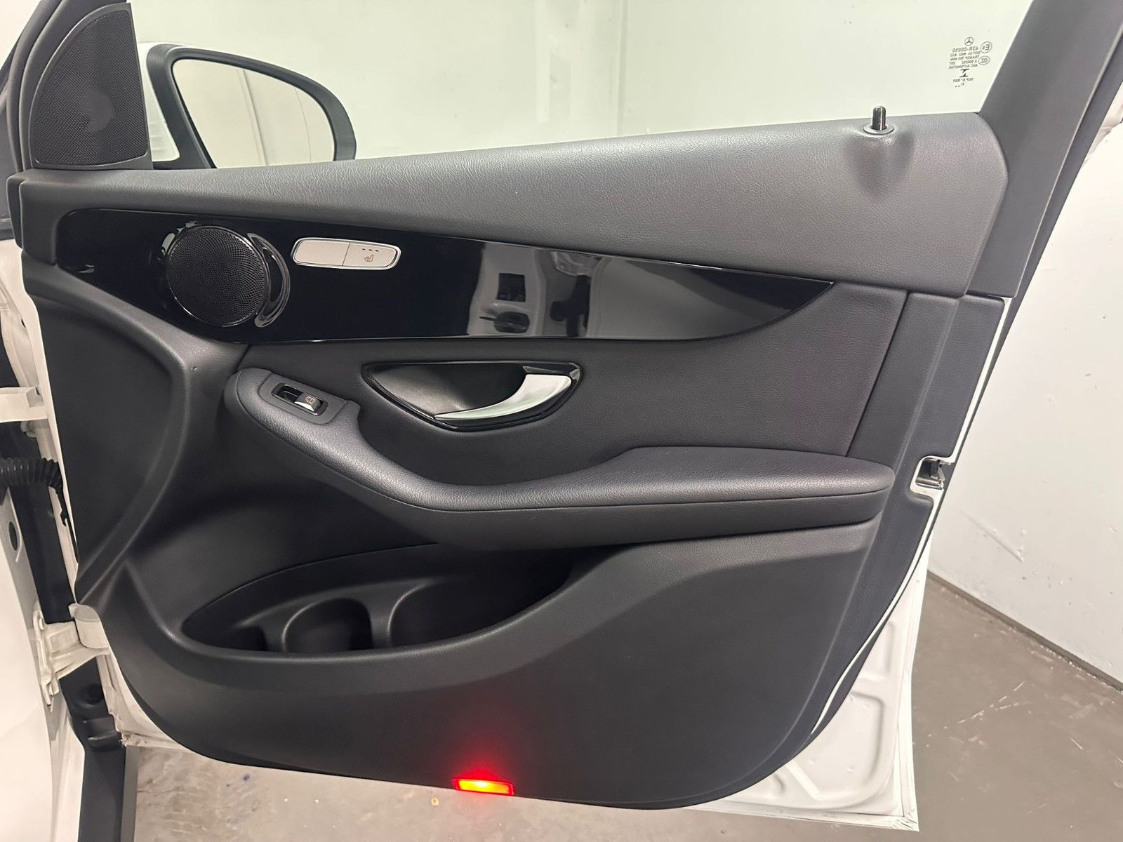 Fahrzeugabbildung Mercedes-Benz GLC 200 d 4MATIC Autom.*PANORAMA*CARPLAY*