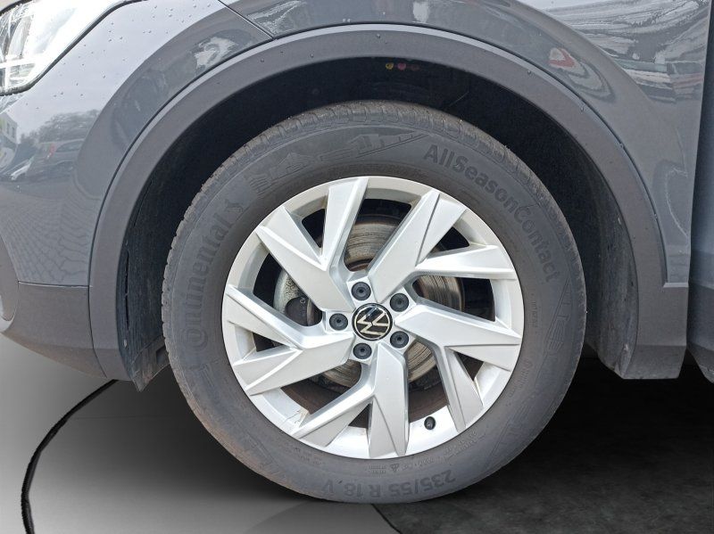 Fahrzeugabbildung Volkswagen Tiguan 1.5 TSI Active   ACC+KAMERA+NAVI+SMART-LI