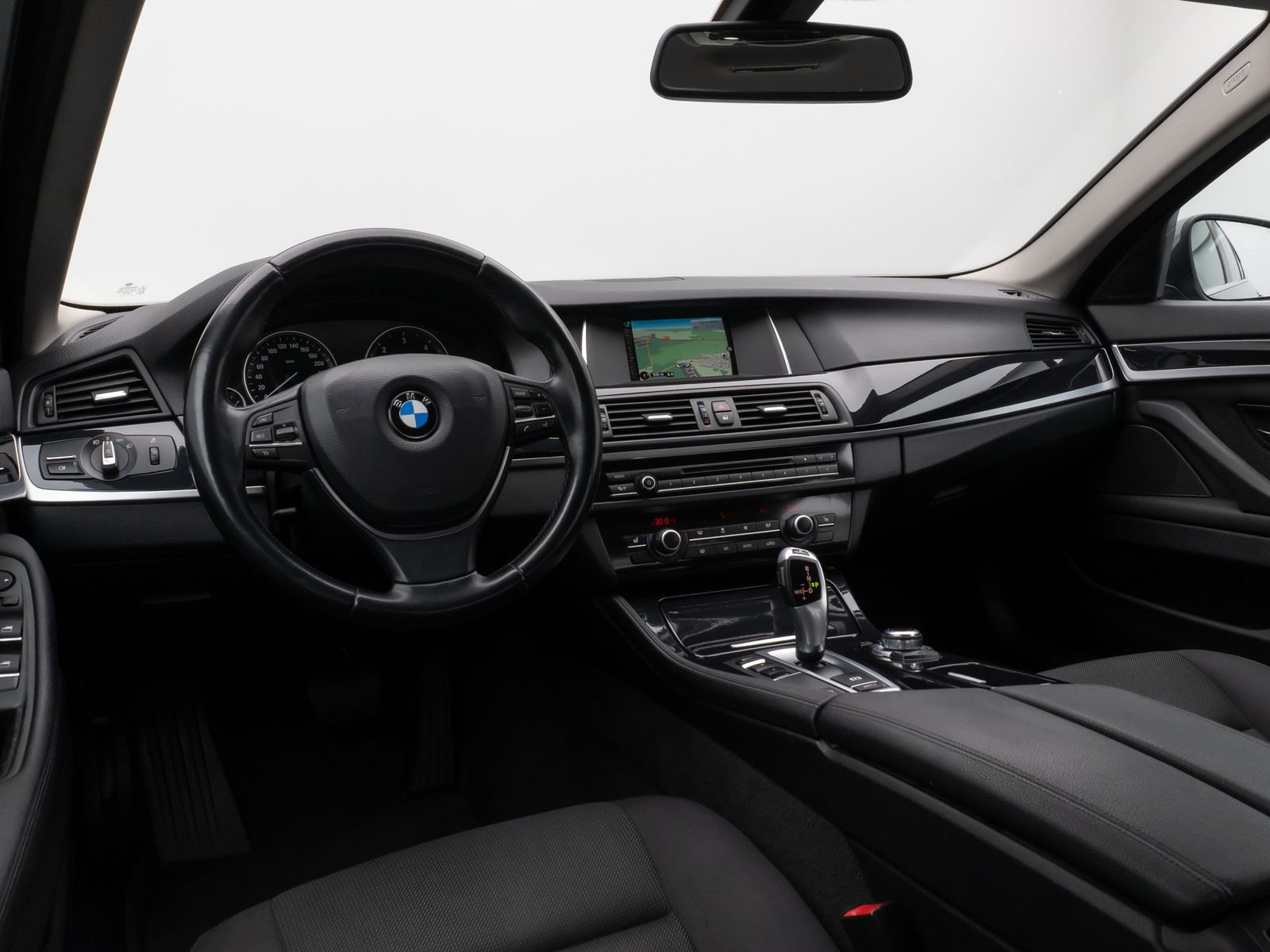Fahrzeugabbildung BMW 520d Navi Sitzhzg Bi-Xenon PDC Tempomat