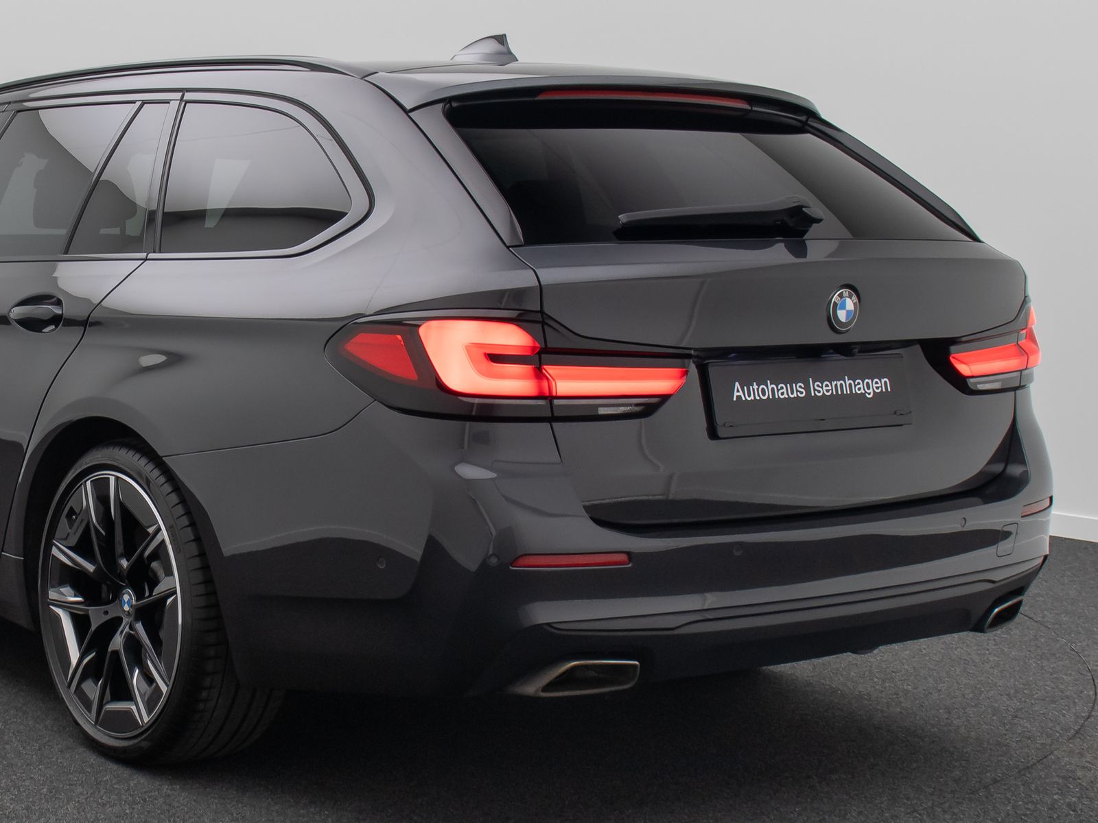 Fahrzeugabbildung BMW 540d xD Panorama Massage DAB H/K HUD AHK 20Zoll