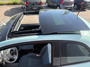 Fahrzeugabbildung Fiat 500 Lounge S&S Dualogic PDC Pano CarPlay uvm