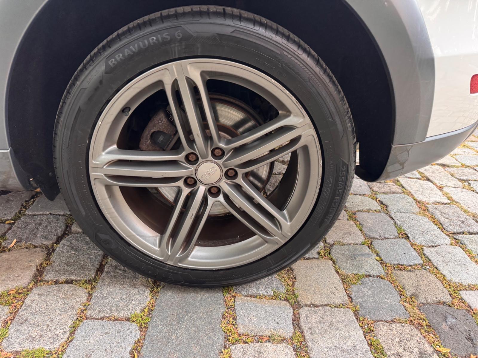 AUDI Q5 3.0 TDI QUATTRO S-LINE 2TE HAND | 239 ch | BVA | HAYON ÉLECTRIQUE | PACK SPORT | VOLANT EN CUIR