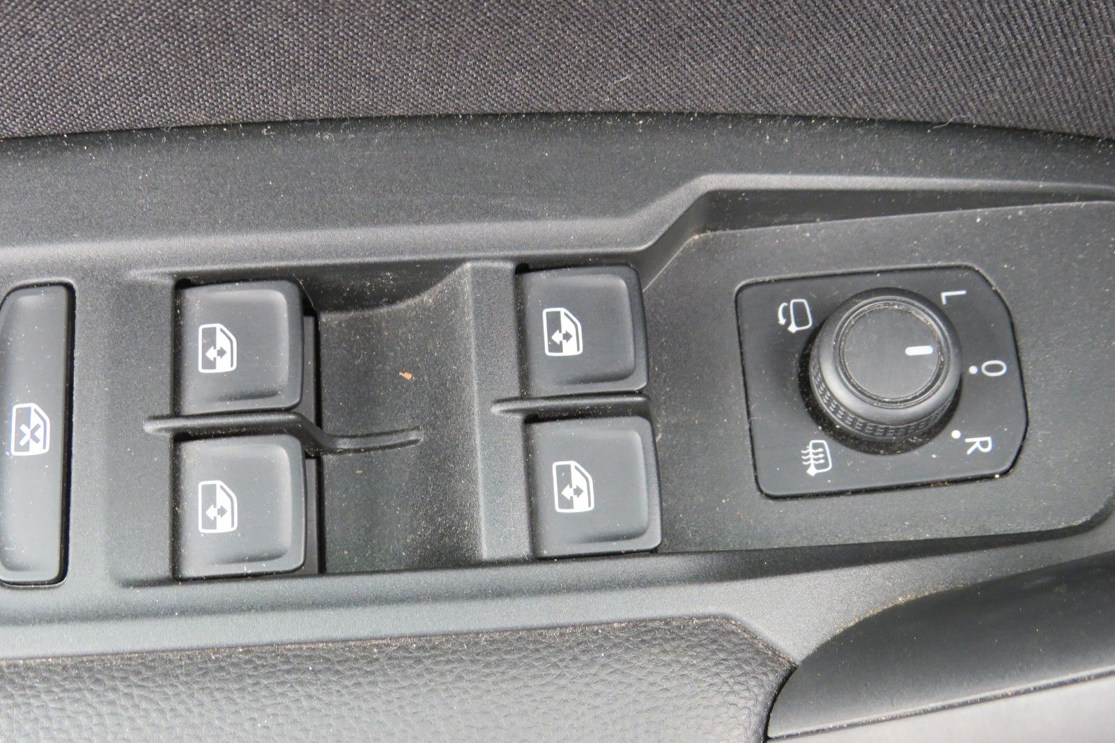Fahrzeugabbildung Volkswagen Tiguan Life DSG AHK KAMERA ACC PDC SITZH. NAVI 1