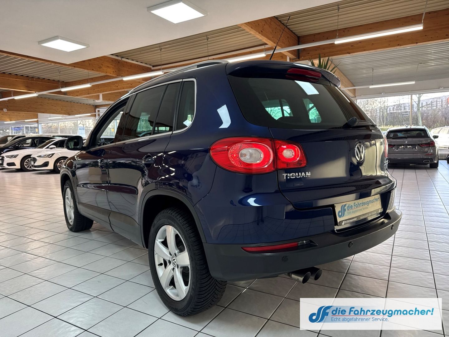 Fahrzeugabbildung Volkswagen Tiguan Sport & Style 4Motion El. Panodach Mehrz