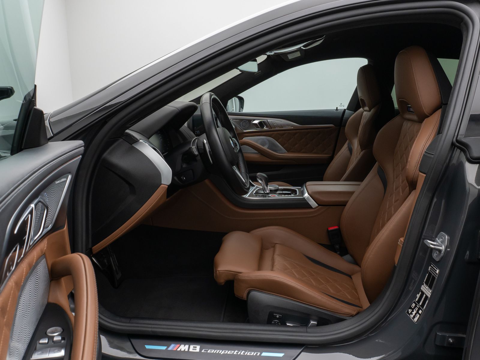 Fahrzeugabbildung BMW M8 Competition xD Gran Coupé 360°Laser HUD B&W