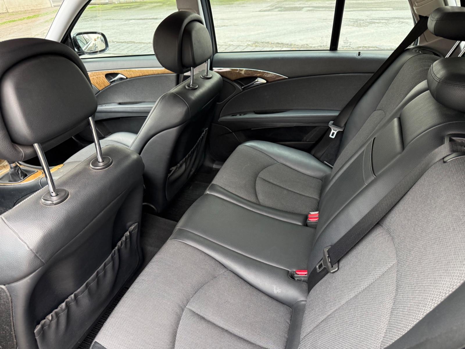 Mercedes-Benz E200 2008 — photo 12