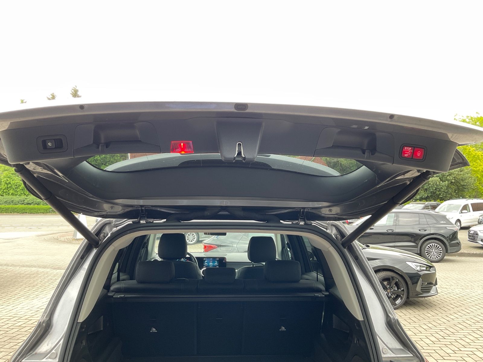 Fahrzeugabbildung Mercedes-Benz GLB 200 DCT,AHK,Navi,Kamera,GJR,LED