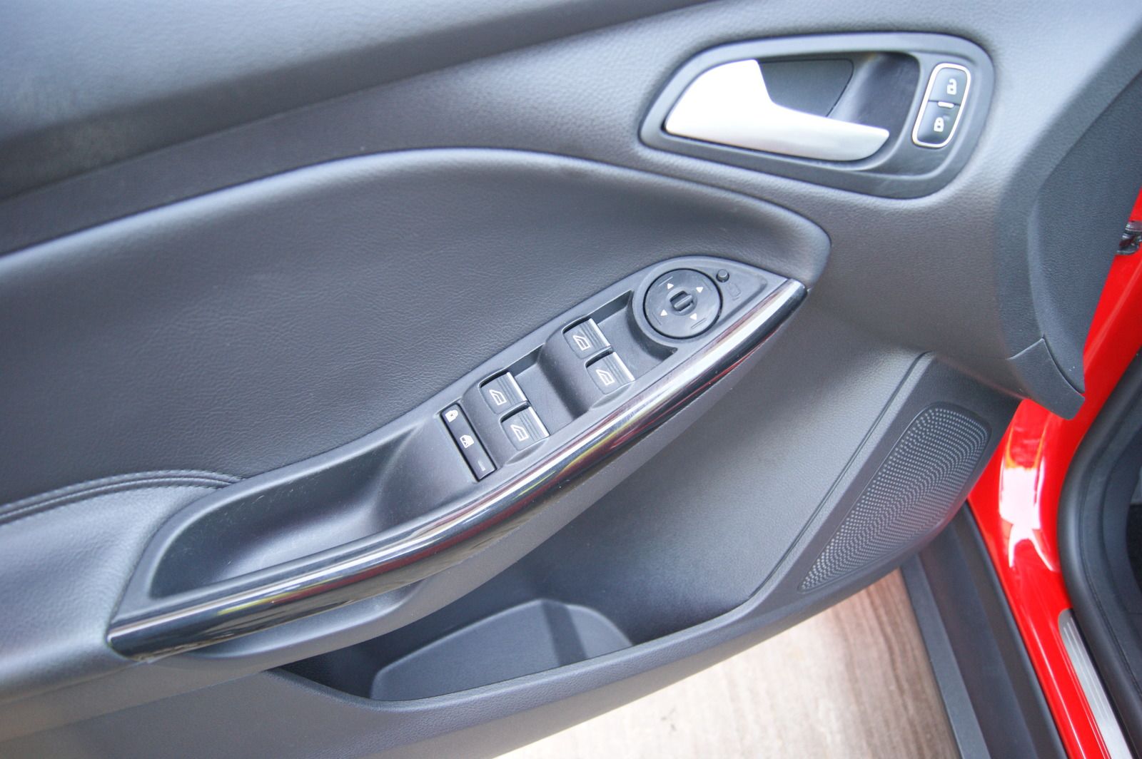 Fahrzeugabbildung Ford Focus Turnier 1.5 Titanium Aut RACEROT ACC STHZG