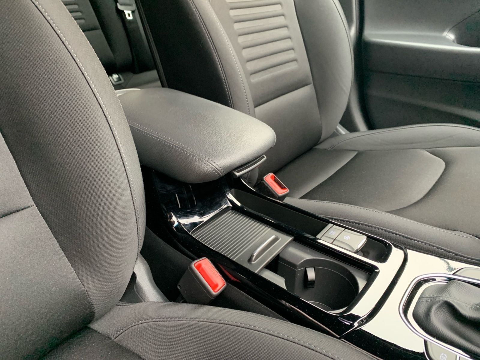 Fahrzeugabbildung Hyundai i30 Kombi 1.0 T-GDI 7-DCT Advantage Navi LED