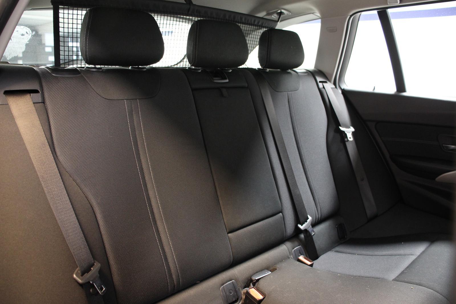 BMW 318i Touring Autom. *LED/KLIMA/EL.HECKKLAPP/PDC*