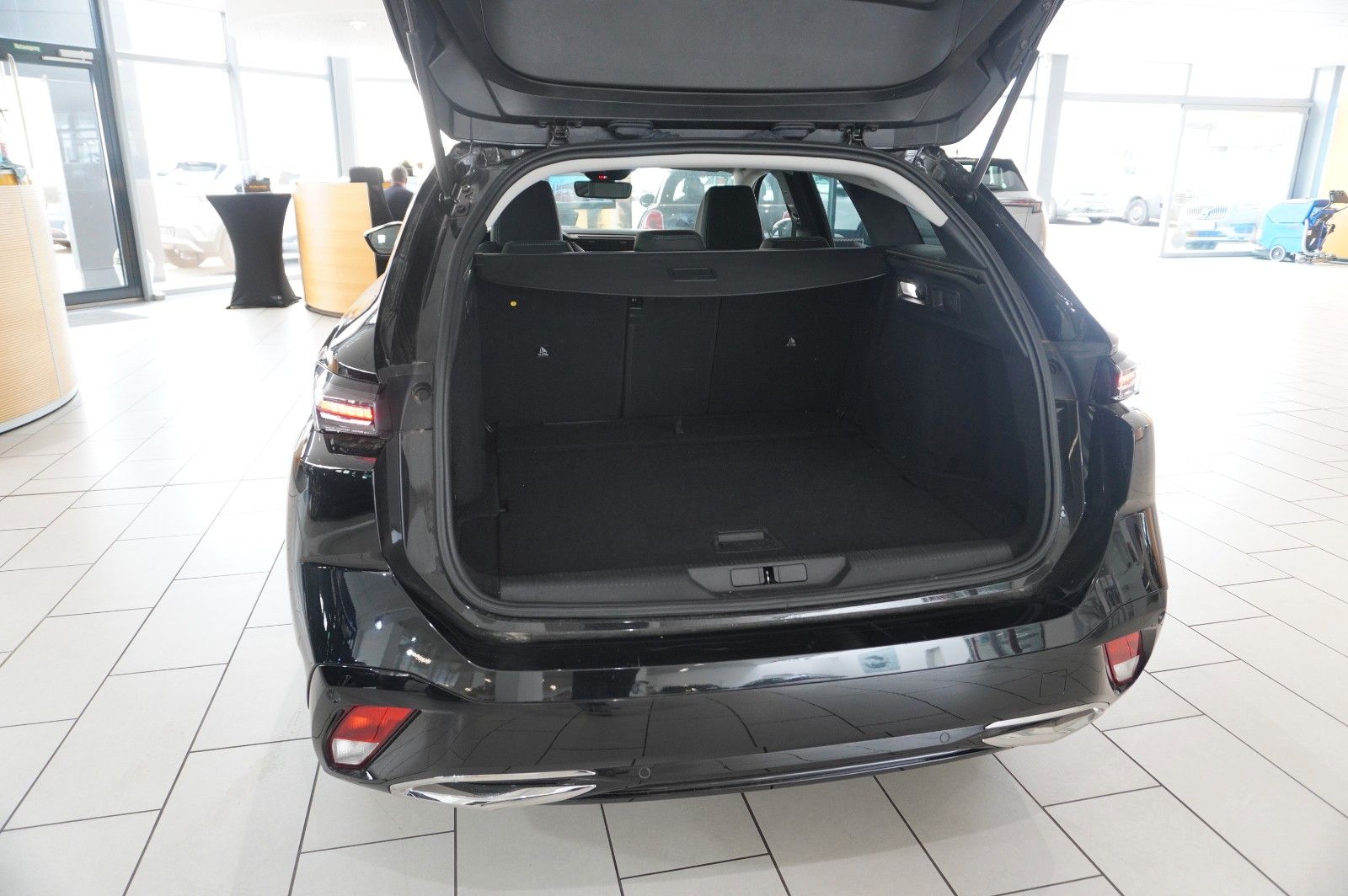 Fahrzeugabbildung Peugeot 308 SW 1.5D ALLURE NAVI/LED/360°/SPORT/SH/VIRT.