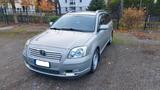 Toyota Avensis Combi Executive 2.0-l-VVT-i Executive - Toyota Avensis aus 2004: Kombi