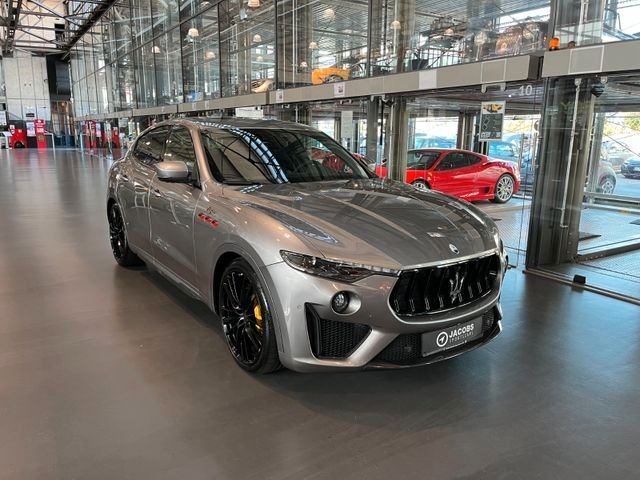 Maserati Levante V8 Trofeo *Sternenhimmel*Pano*