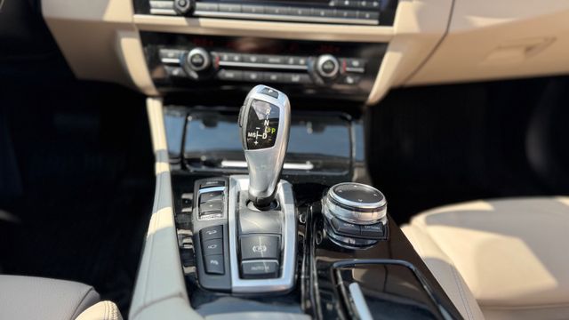 BMW 530d Touring xDrive *LED*HEAD-UP*PANO*KAMERA*